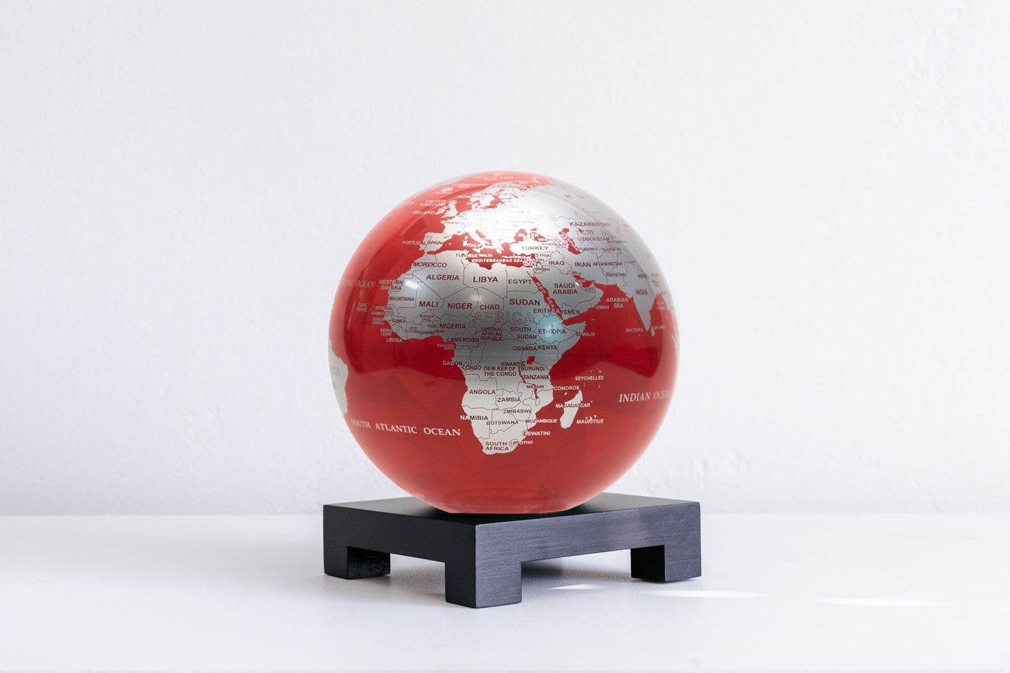 GLOBE ROUGE ET ARGENT